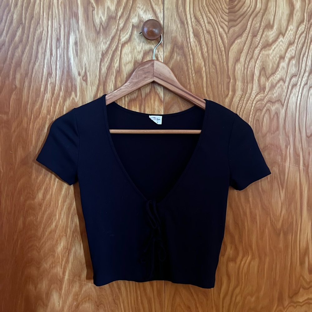 Aritzia tie up tshirt top
